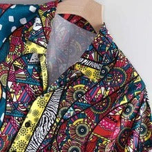 Chemise psychédélique colorée à manches courtes imprimée 