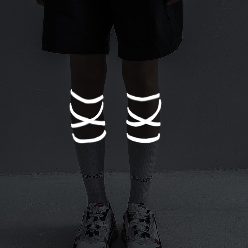 Nuevos calcetines fluorescentes de vendaje con letras impresas para mujer, nueva moda, Bar, club nocturno, personalidad, Cruz reflectante, calcetines de alta calidad