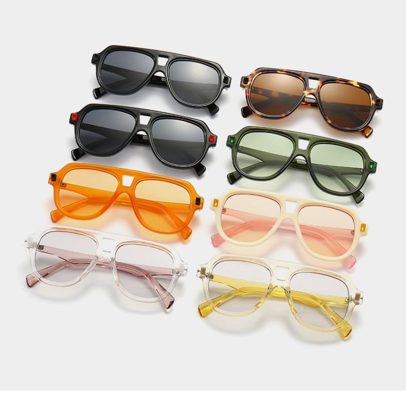 Caractéristiques des nouvelles lunettes de soleil vintage à la mode