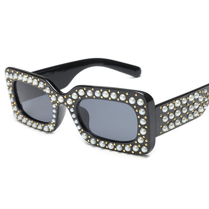 Women's Square Diamond Sunglasses Street Shot