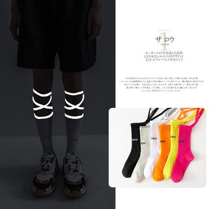 Chaussettes à bandes fluorescentes pour femmes, avec lettres imprimées, tendance, pour Bar, boîte de nuit, personnalité réfléchissante, croix, haute qualité, nouvelle collection