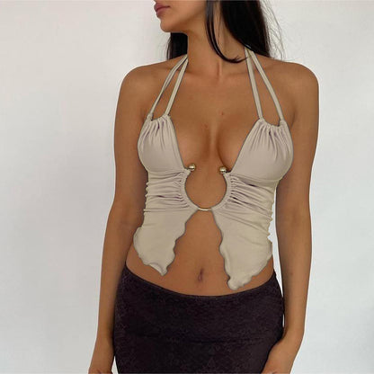 Top corto sexy de verano con camisola halter con recorte y anillo de metal