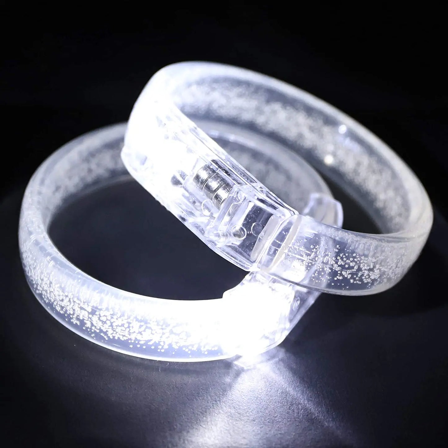 50 pièces Bracelets lumineux blancs LED bâtons lumineux Bracelets éclairent Bracelets brillent dans le noir anniversaire fête de mariage faveurs fournitures