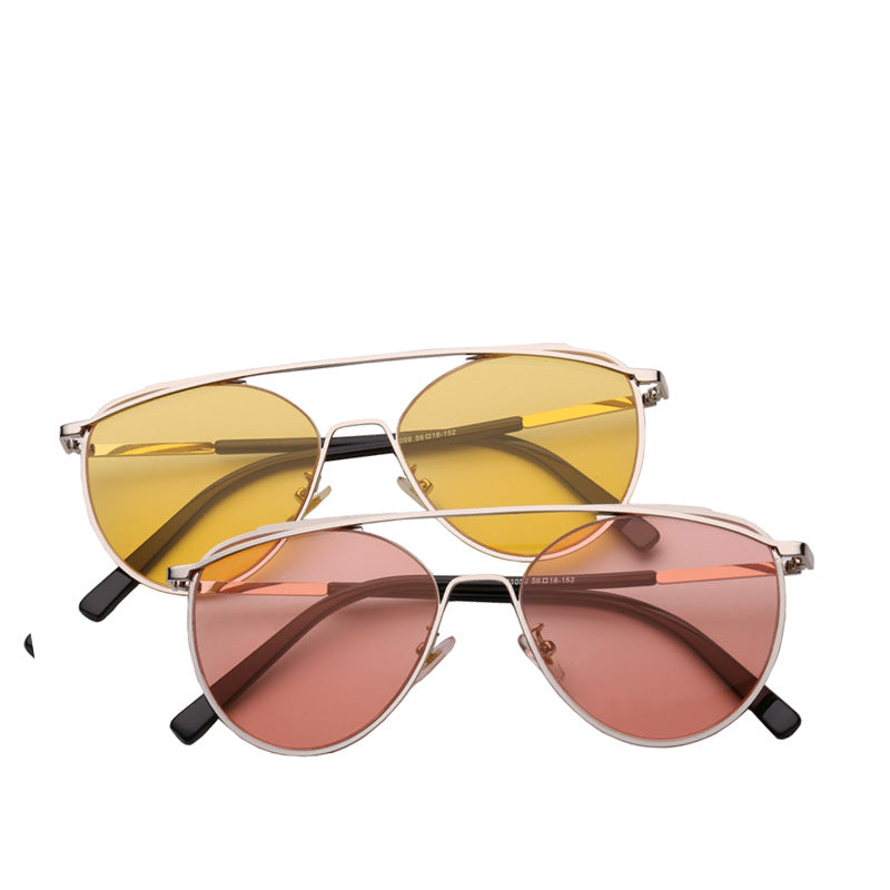 Gafas de sol ovaladas de metal para mujer