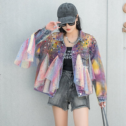 Chaqueta vaquera extragrande con degradado Tie-Dye y pedrería de malla de colores