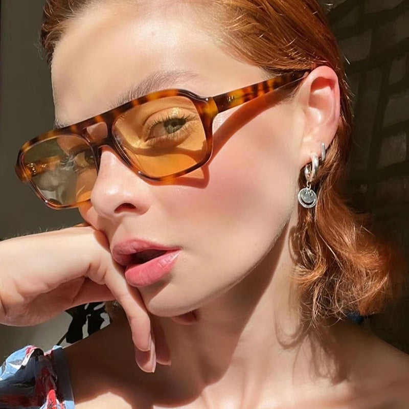 Gafas de sol europeas y americanas con montura pequeña y doble haz, totalmente a juego